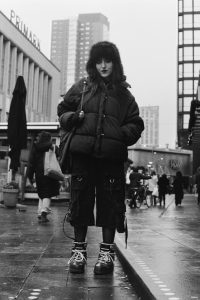 Street portret woman during winter rotterdam.